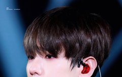 백현 흑발 보고싶다