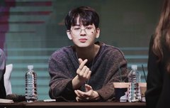 유녕이 생일이니까 유녕이 사진 올려야지