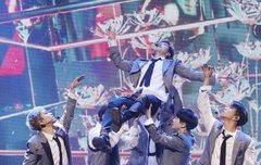 퓨즈들 대부분 몇살이야?