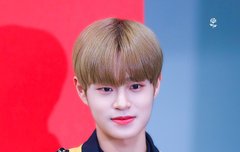 이대휘 졸업사진 고화질