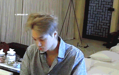 옥수수 엑소 리얼리티 엑사세 자다깬 카이 종인 움짤2