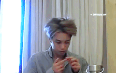 옥수수 엑소리얼리티 엑사세 렌즈끼는 카이 종인 움짤5