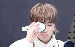 승유니는 끼여워