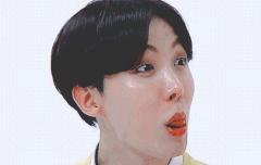 혼자 웃겨가지고..