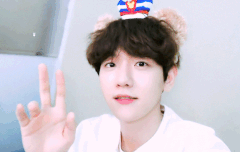 190321 배그 백현이.gif 4