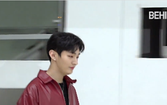 윤지성 VIP 포토 행사장 뜸 존 멋!