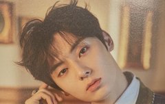 [Happily Ever After] 자켓 속 황민현❤ -1