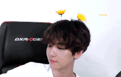 190509 배그 백현이.gif 2