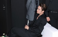 카이 너무 잘생겼어