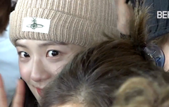 지수 제니 리사 오늘 입국 반가워