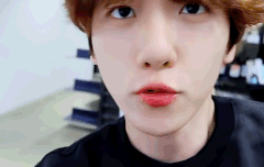 백현이 솔로 어케 넘 떨린다