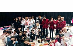 단체사진에서마저 수납당한 연생