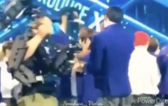 카감님이 승우 어깨 토닥