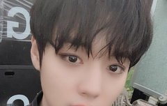 박지훈 어제 공트 셀카도 쥰내 좋음