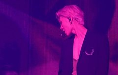 오빠 솔로 데뷔 1주년 ㅊㅋ