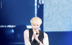 승윤이 금발하고 리즈 찍은듯