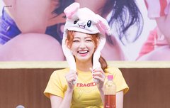 눈웃음 끝판왕한테 같이 치여보자