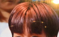 도현이 엉덩이 이름쓰기 할 때..