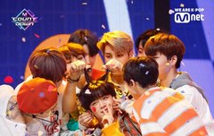 엔터랑 짹 보는데