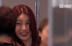 수지 오늘 출국 존예!