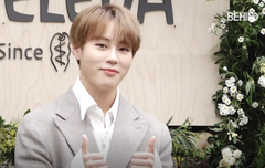 하성운 오늘 포토콜 긴 눈맞춤 좋아요!