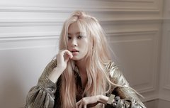 로제 생로랑 화보..