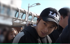 동방신기 입국 유노윤호 미소 좋아요~