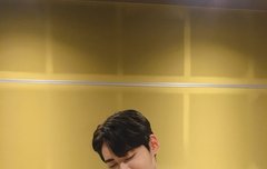 아이돌 라디오 사진 뜬거 봄?