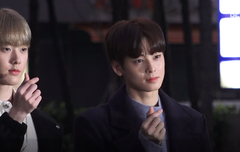 아스트로 뮤뱅출근 반가워 ^^ 11/22