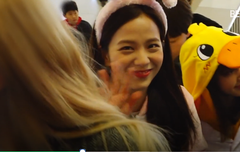 블랙핑크 오늘 출국 존예 잘 다녀와 ^