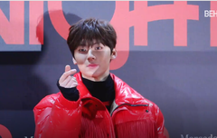 황민현 포토월 빛난다 빛이나