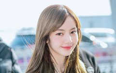 리사 이마 드러낸거 이뻐ㅜ