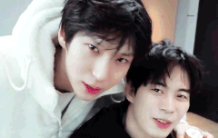 배우 이준기님 느낌 있네..