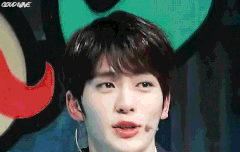 재현 별로 잘생긴지 모르겠다