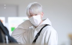 솔로 나오면 큥사세 찍어줬으면 좋겠다