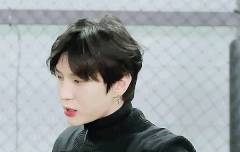 주로 가르마 머리하고 고개를 45도로 돌릴때 내가 좋아하는 얼굴 나옴