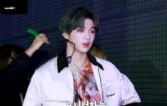 모니터링하는 강다니엘