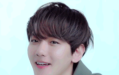 백현 더블유 비하인드.gif