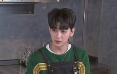 송윤형은 찐이야