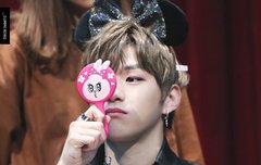 거울이 강다니엘 닮았대ㅋㅋㅋㅋㅋㅋㅋ