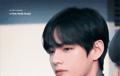 뷔 너무 잘생기지 않았니