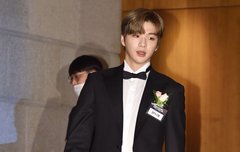 강다니엘 수트핏 개쩐다ㅋㅋㅋㅋㅋㅋㅋ