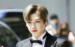강다니엘 브랜드고객충성도대상 고화질 사진들