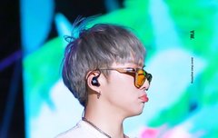 유니 손목 얼마나 얇은거야..?