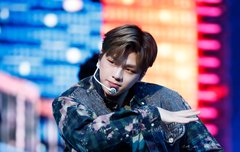 강다니엘 케이콘 또 다른 사진