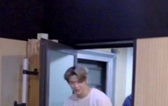 강다니엘 ㄹㅇ문짝만해