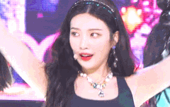 이날 메이크업 좀 잘 보이게 나온 움짤이나 사진 있는 사람