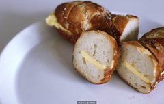 빵에 버터 끼워먹어도 맛있음