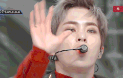 시우민... 우리 진짜 꾹 참고 기다렸어....