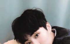 시우민이 입대하고 내 배경화면은 항상 이거였어